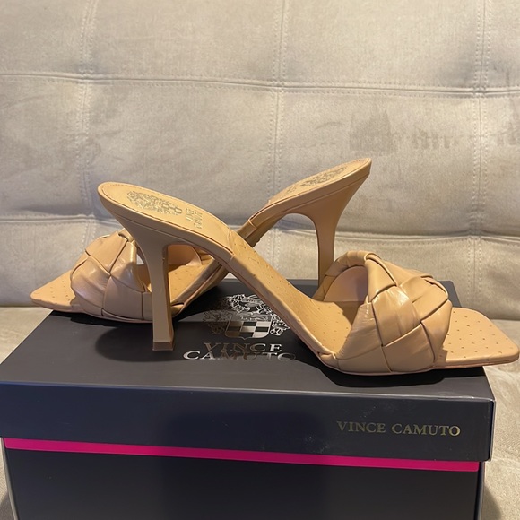 Vince Camuto Brelanie Woven-Strap Mule - Picture 2 of 7